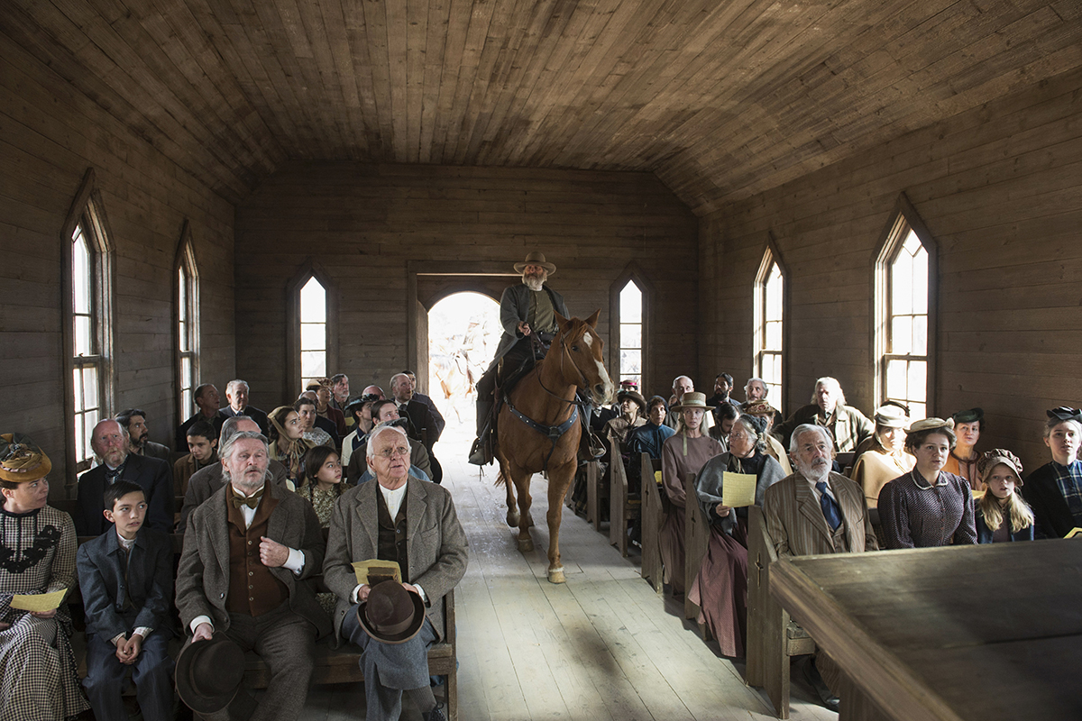 godless-netflix-review-a-proper-wild-west-ride